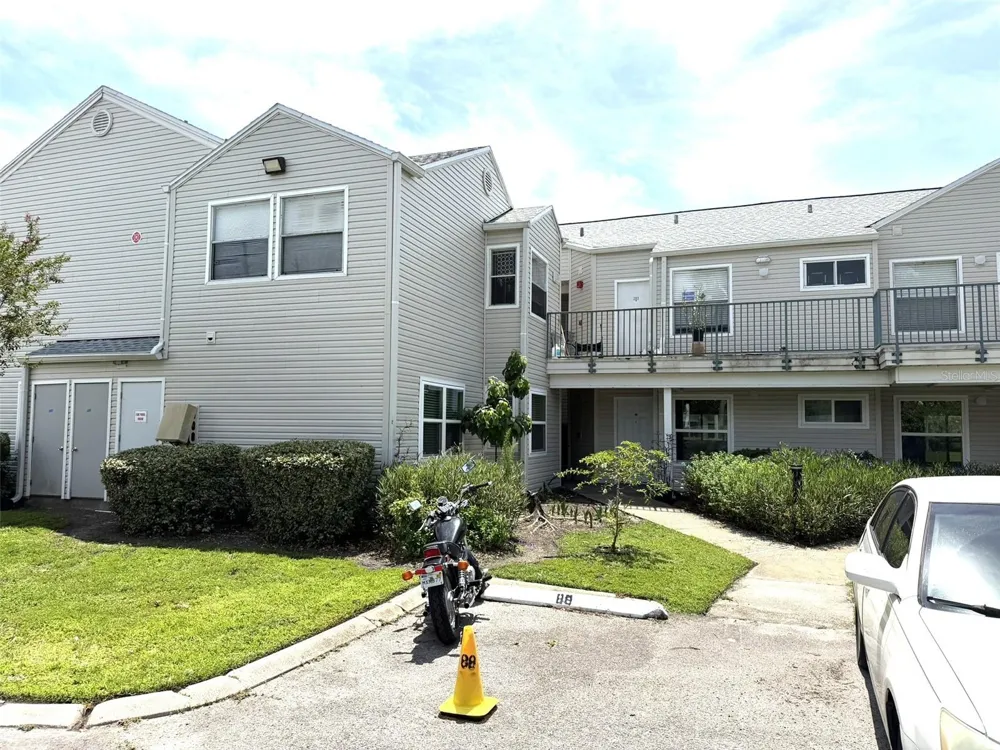 2524 WOODGATE BOULEVARD #102 Orlando, FL 32822
