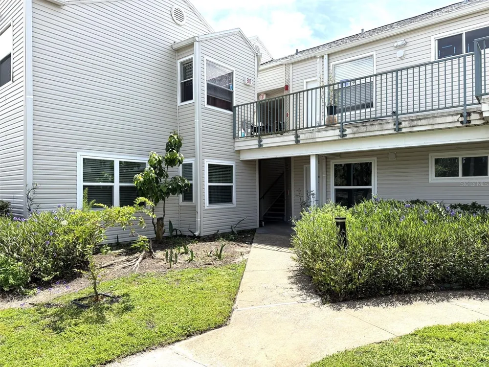 2524 WOODGATE BOULEVARD #102 Orlando, FL 32822