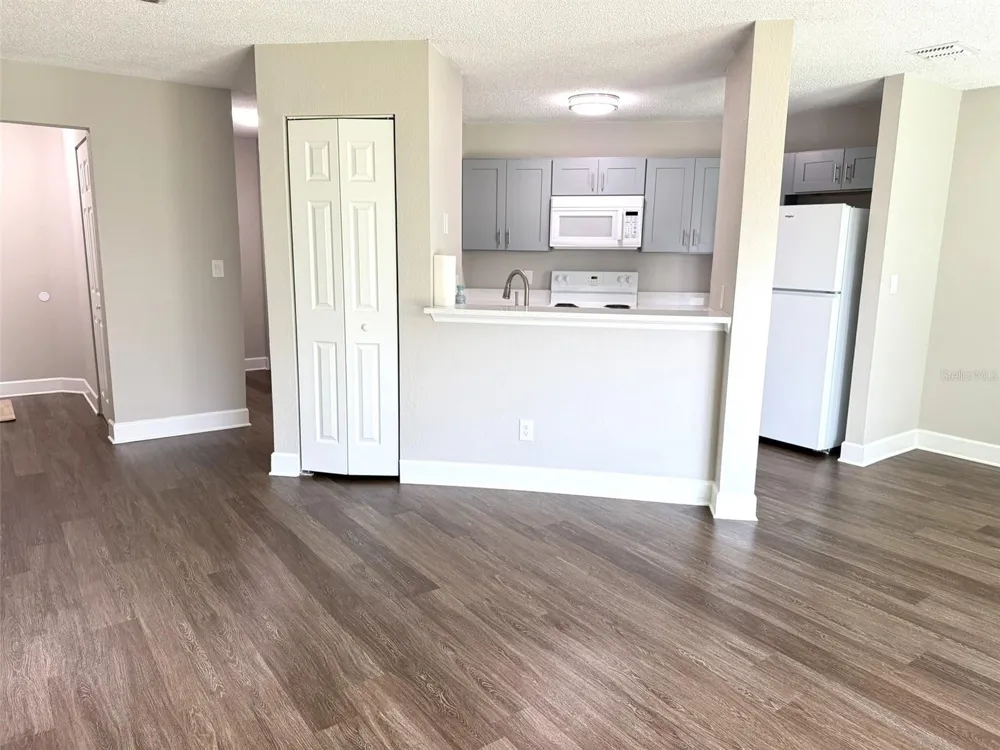 2524 WOODGATE BOULEVARD #102 Orlando, FL 32822