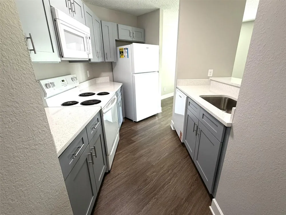 2524 WOODGATE BOULEVARD #102 Orlando, FL 32822
