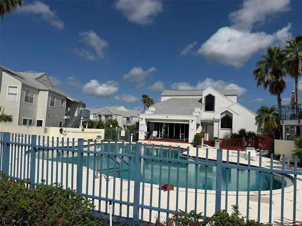 2524 WOODGATE BOULEVARD #102 Orlando, FL 32822