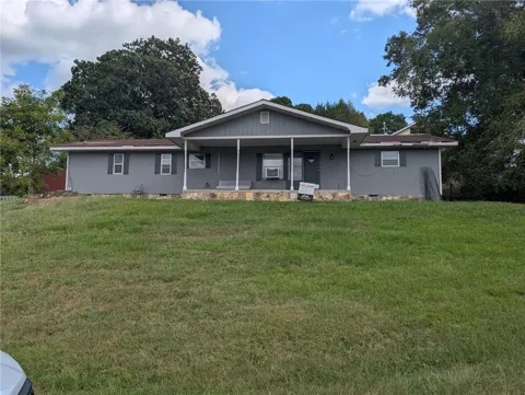 153 Commerce Lane