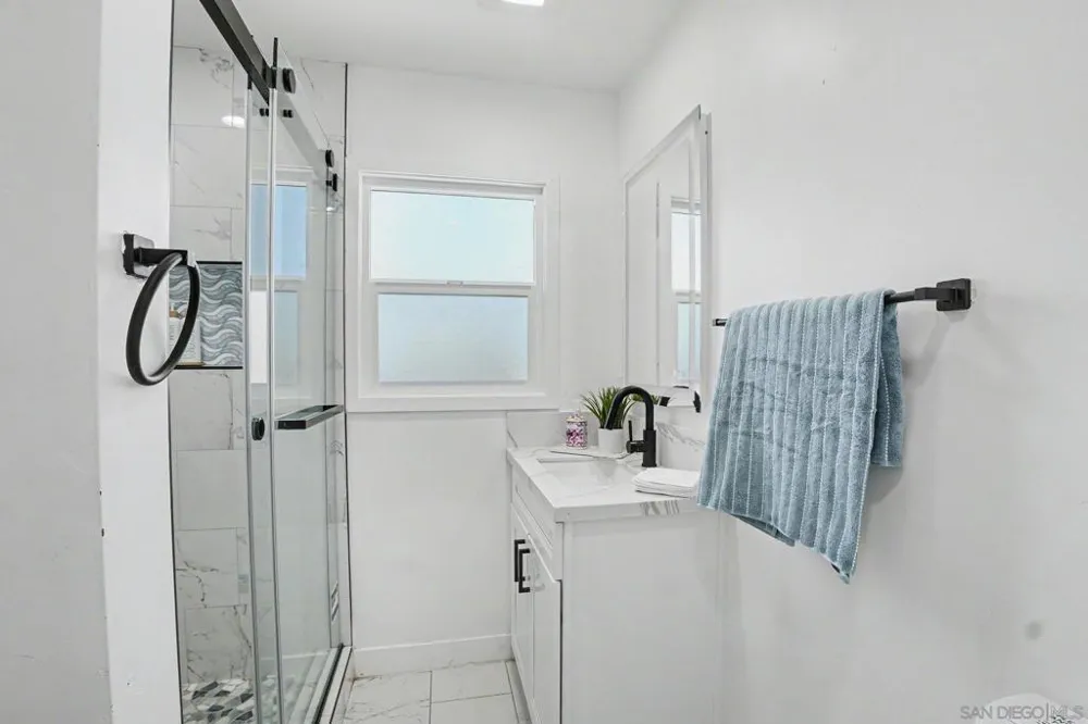 4637 Del Mar San Diego, CA 92107