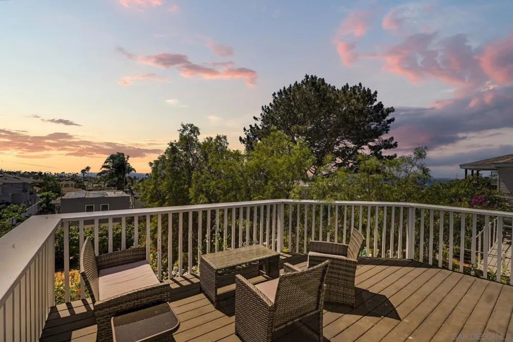 4637 Del Mar San Diego, CA 92107