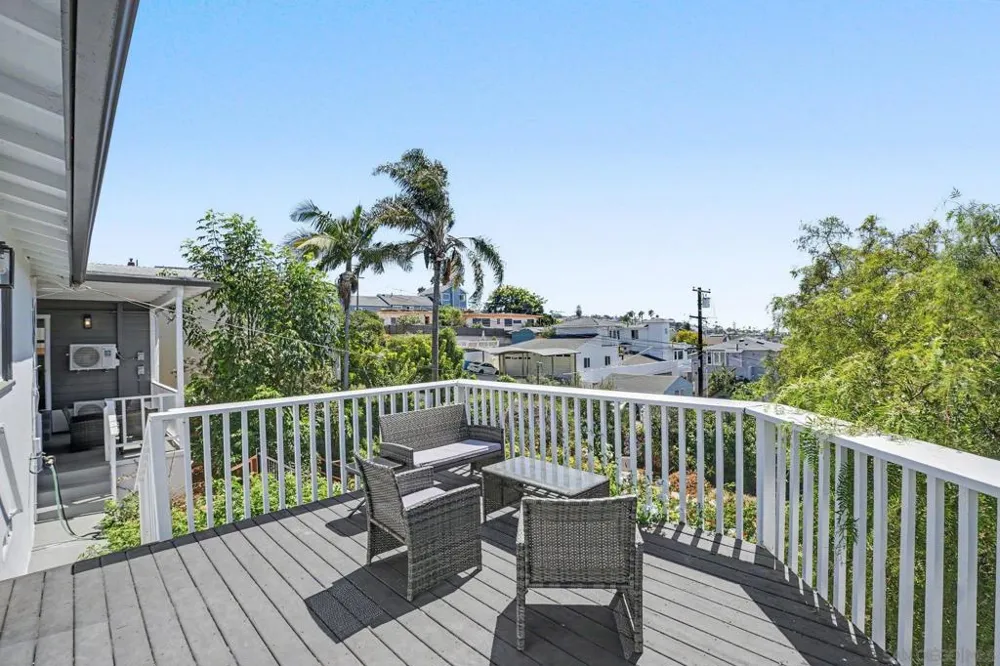 4637 Del Mar San Diego, CA 92107