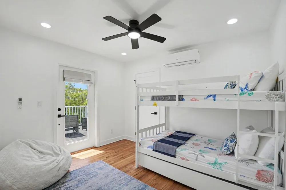 4637 Del Mar San Diego, CA 92107