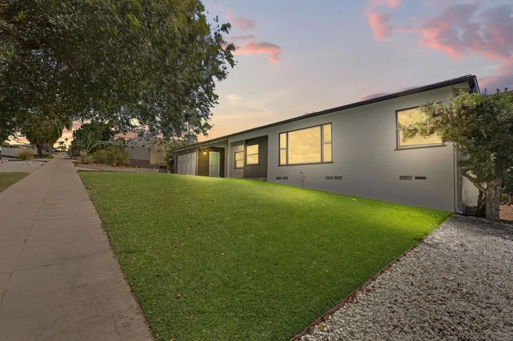 4637 Del Mar San Diego, CA 92107