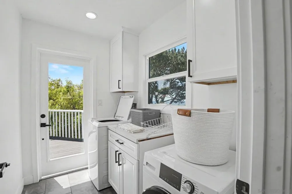 4637 Del Mar San Diego, CA 92107