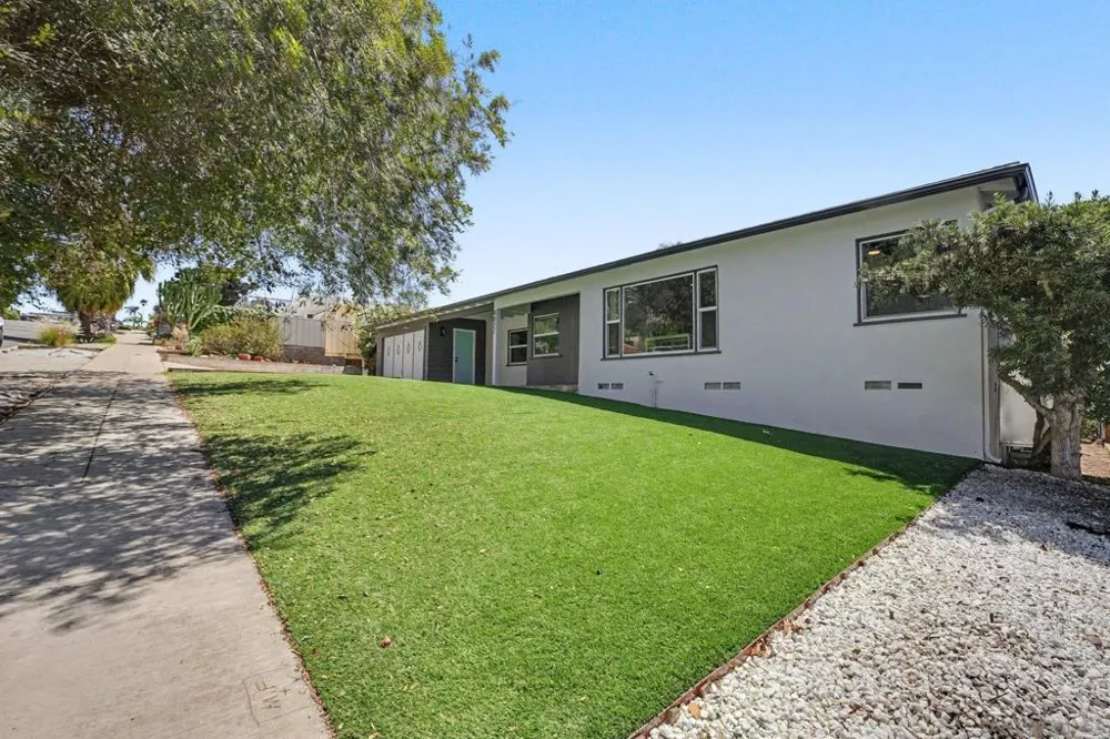 4637 Del Mar San Diego, CA 92107