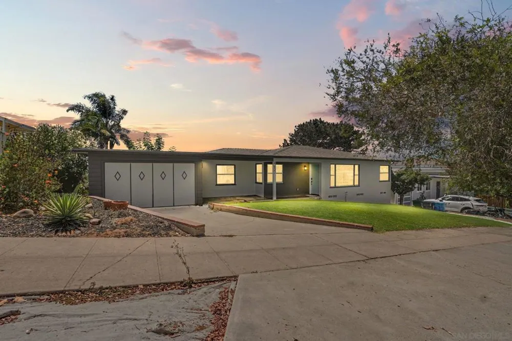 4637 Del Mar San Diego, CA 92107