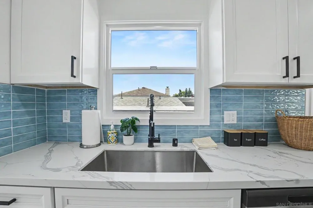 4637 Del Mar San Diego, CA 92107