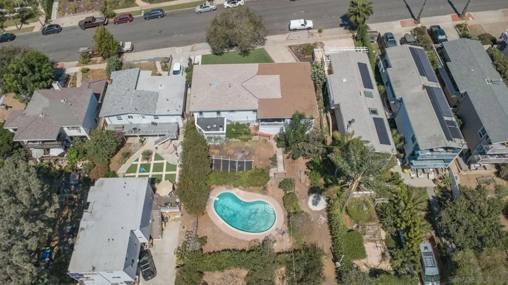 4637 Del Mar San Diego, CA 92107