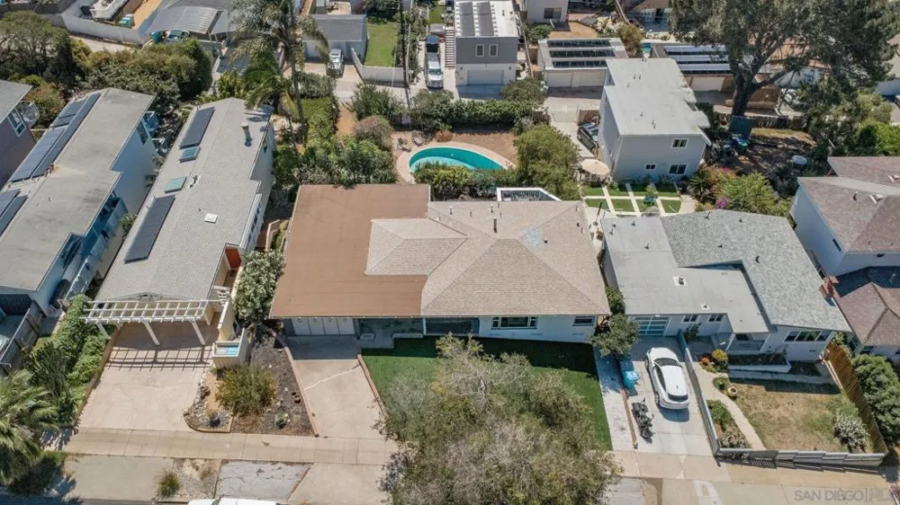 4637 Del Mar San Diego, CA 92107