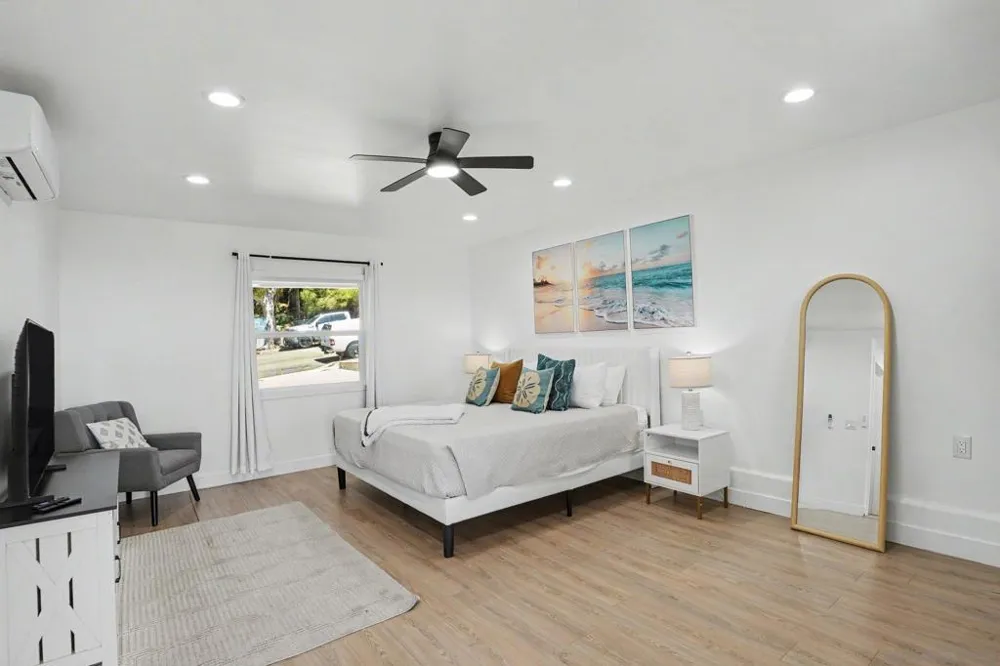 4637 Del Mar San Diego, CA 92107