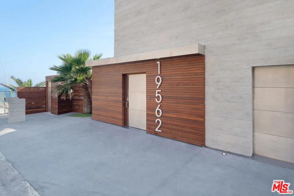 19562 PACIFIC COAST Highway Malibu, CA 90265