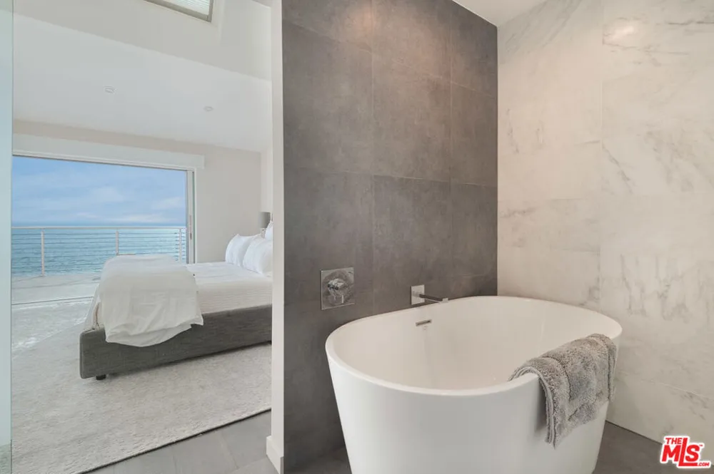 19562 PACIFIC COAST Highway Malibu, CA 90265