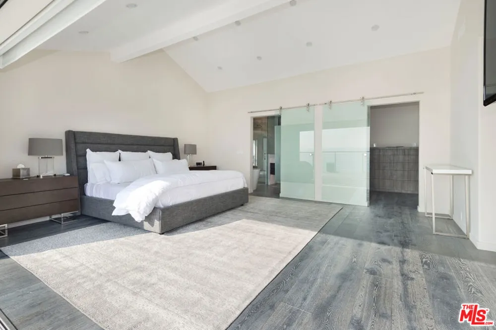 19562 PACIFIC COAST Highway Malibu, CA 90265