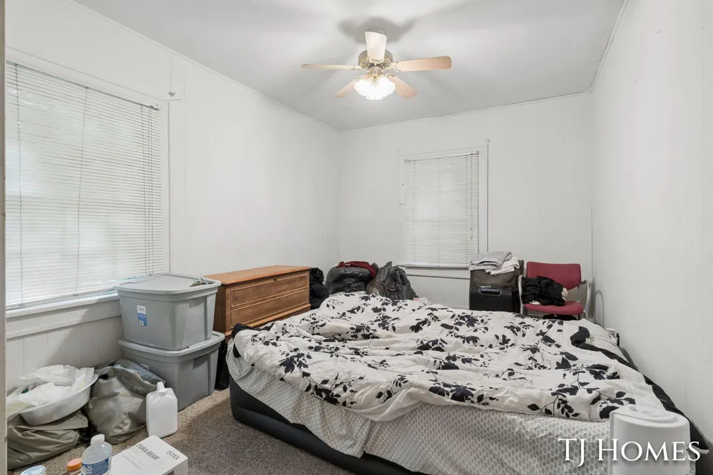 1587 Peck Street Muskegon, MI 49441
