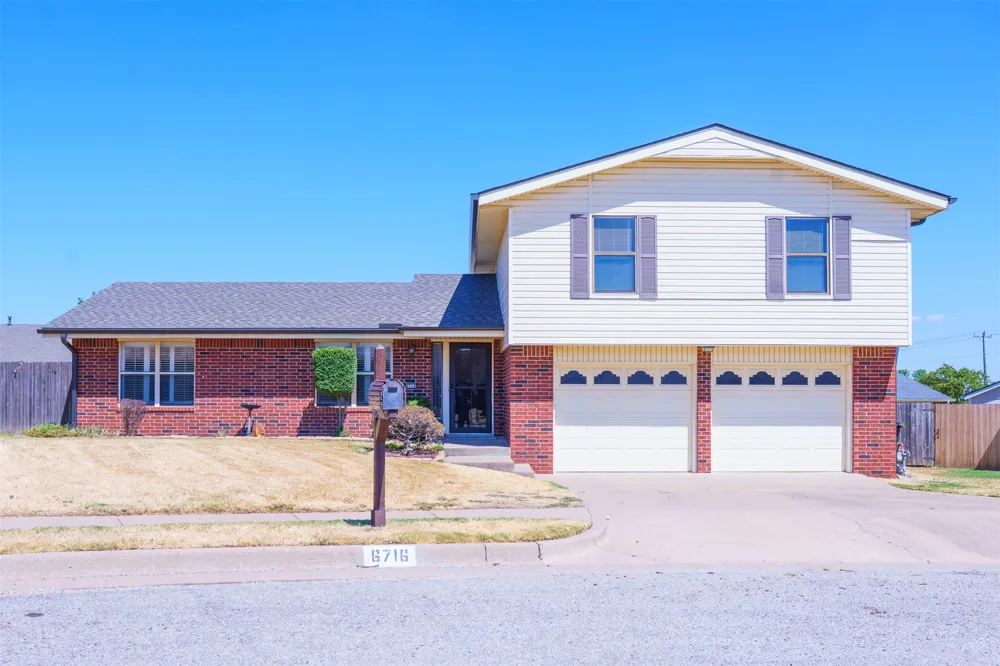 6716 Dover Court Bartlesville, OK 74006