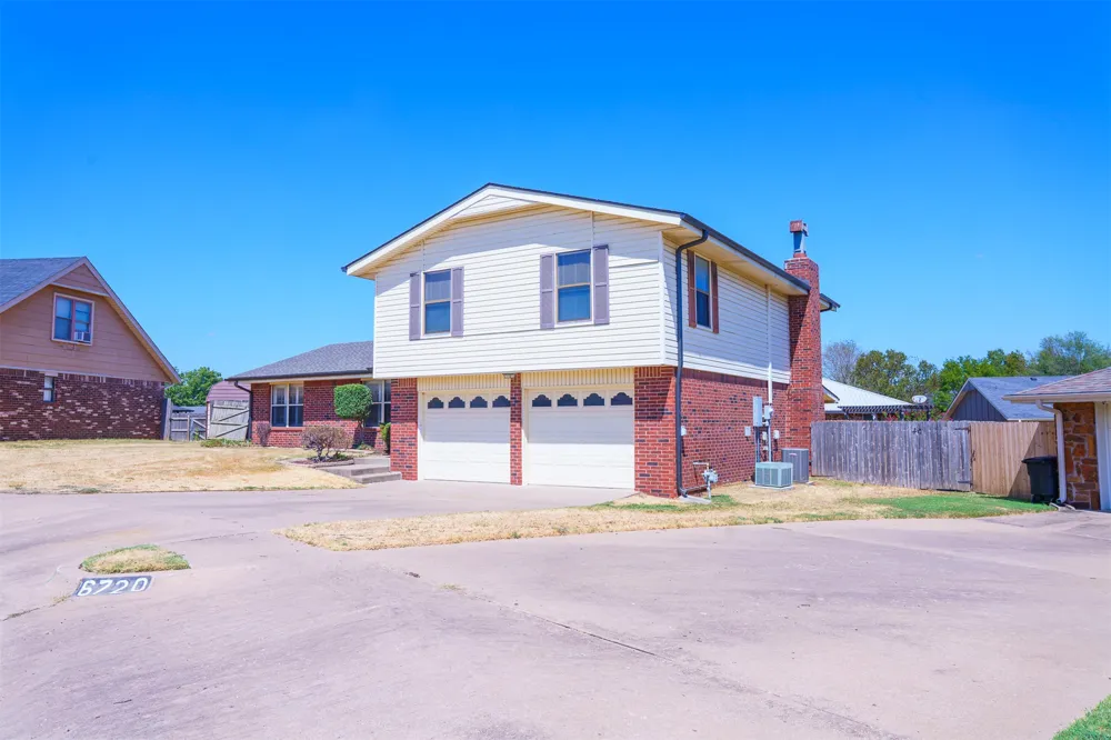 6716 Dover Court Bartlesville, OK 74006