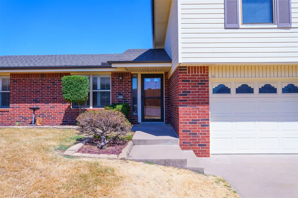 6716 Dover Court Bartlesville, OK 74006