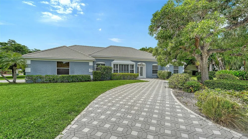 516 SPOONBILL WAY Sarasota, FL 34236