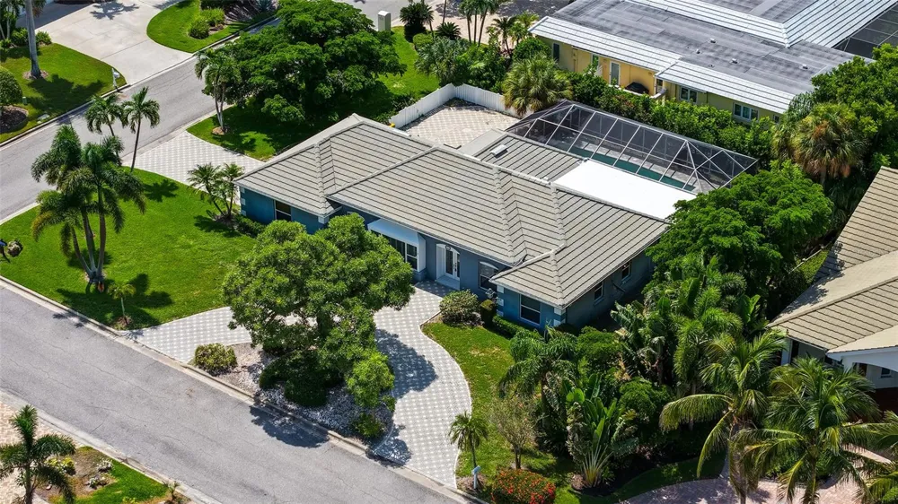 516 SPOONBILL WAY Sarasota, FL 34236