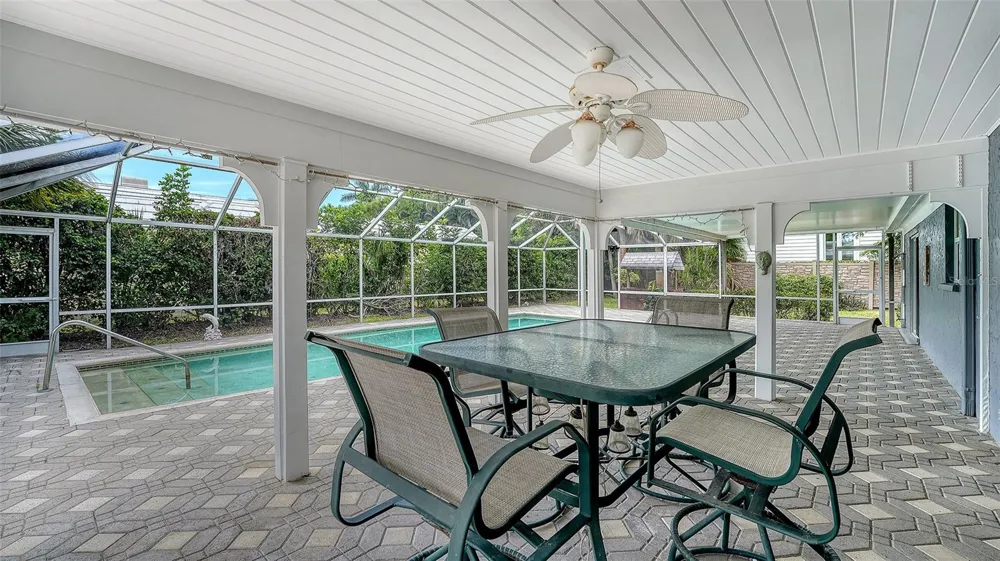 516 SPOONBILL WAY Sarasota, FL 34236
