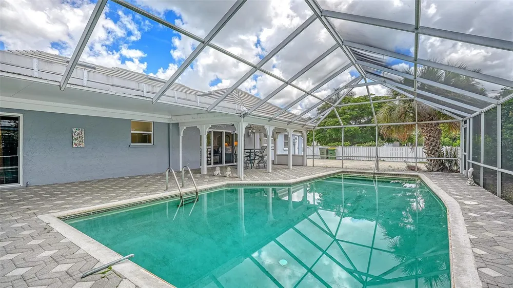 516 SPOONBILL WAY Sarasota, FL 34236