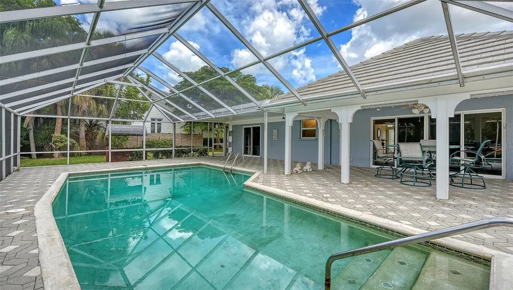 516 SPOONBILL WAY Sarasota, FL 34236