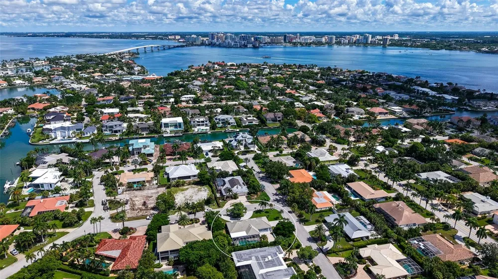 516 SPOONBILL WAY Sarasota, FL 34236