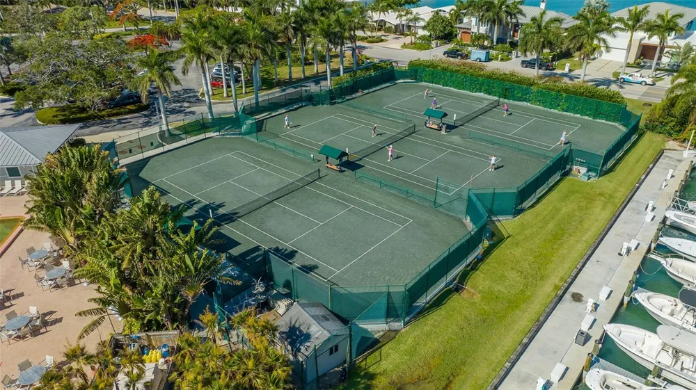 516 SPOONBILL WAY Sarasota, FL 34236