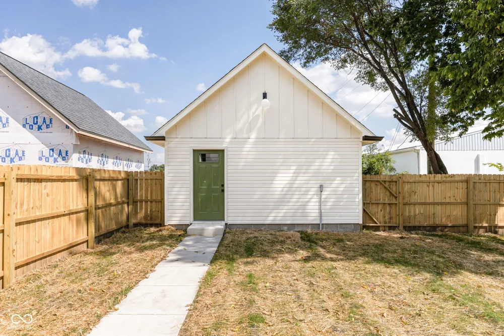 2069 Yandes Indianapolis, IN 46202