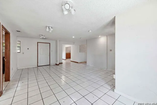 7285 US HIGHWAY 87 E China Grove, TX 78263