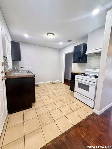 127 CYRIL DR San Antonio, TX 78218