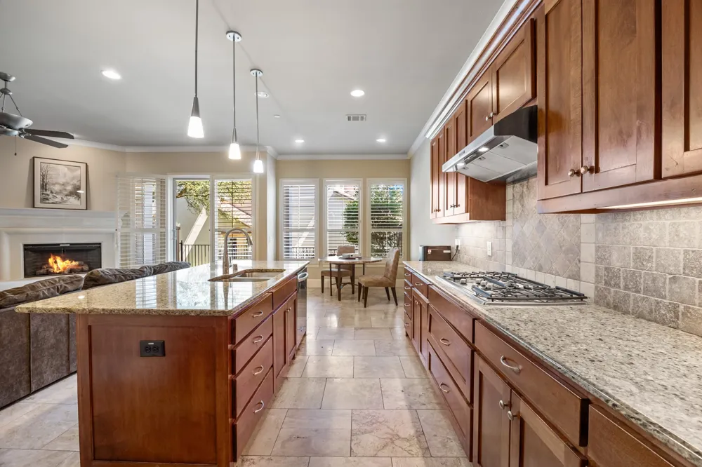 14737 Stanford Court Addison, TX 75254
