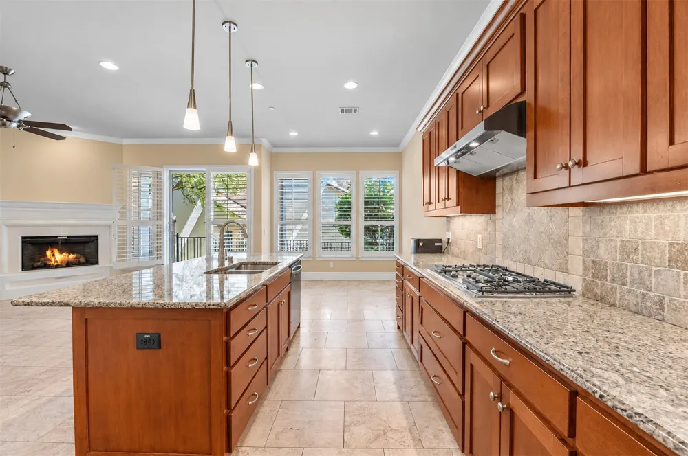 14737 Stanford Court Addison, TX 75254