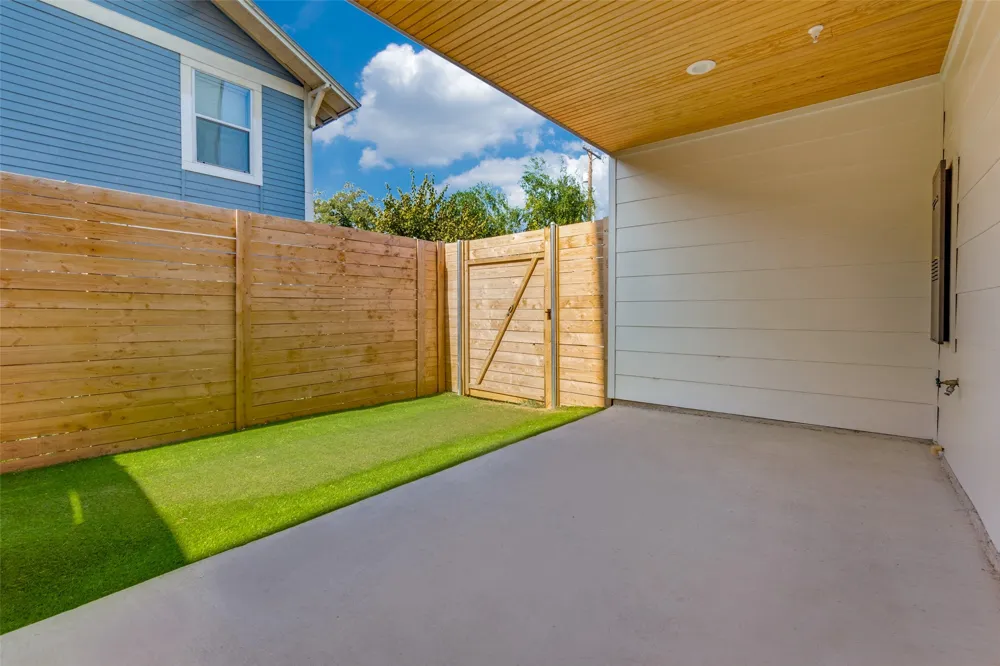 4718 Bryan Street #203 Dallas, TX 75204