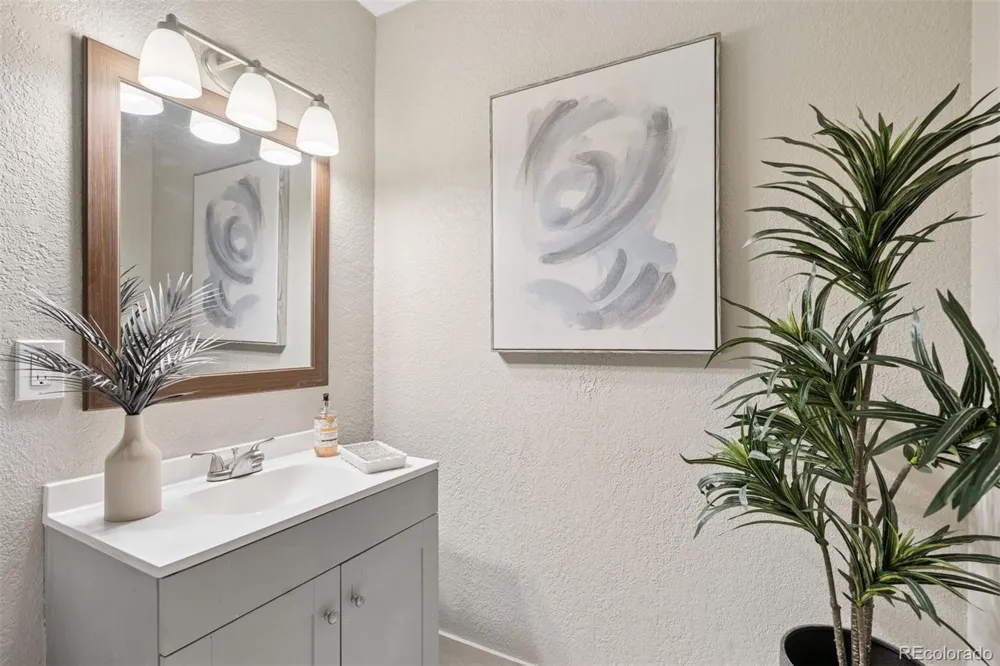 7567 E Fremont Drive Centennial, CO 80112