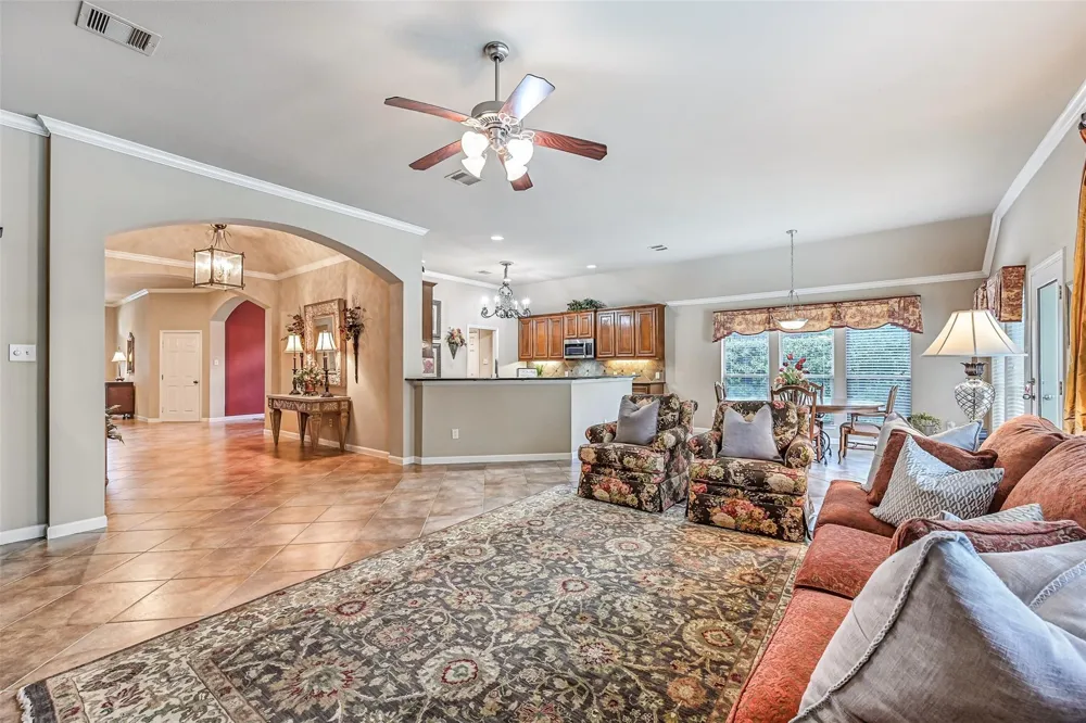 2427 Pioneer Oaks Drive Fresno, TX 77545
