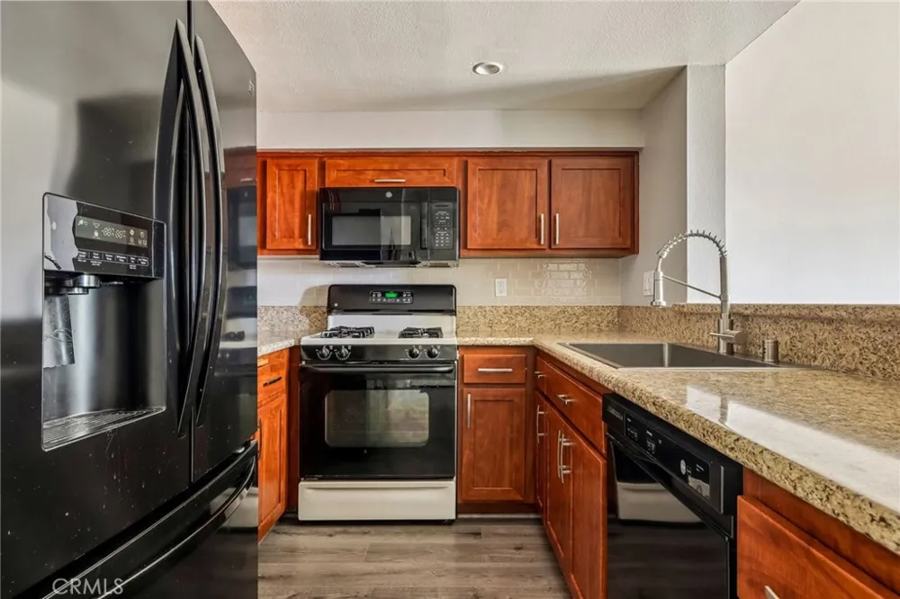 1574 Charterwood Court Thousand Oaks, CA 91362
