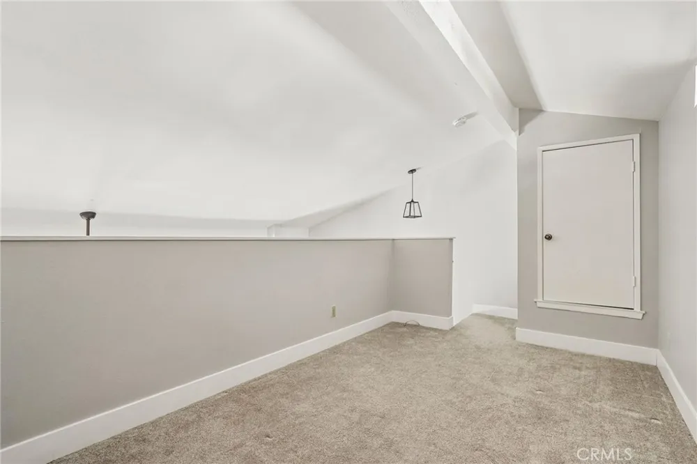 1574 Charterwood Court Thousand Oaks, CA 91362