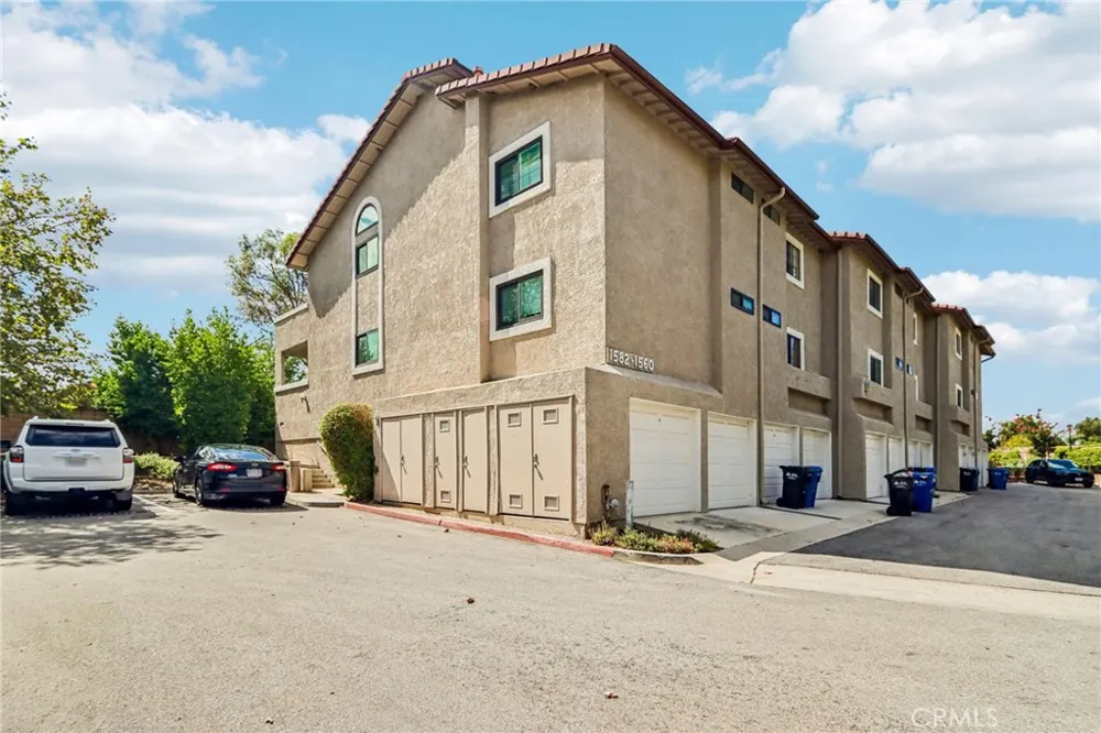 1574 Charterwood Court Thousand Oaks, CA 91362