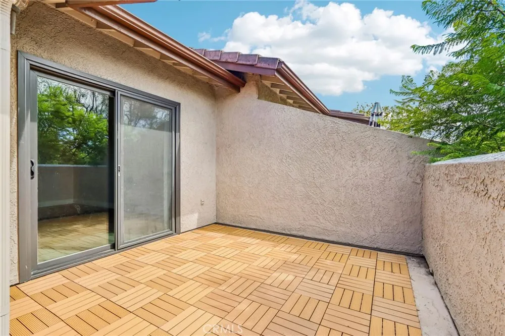 1574 Charterwood Court Thousand Oaks, CA 91362
