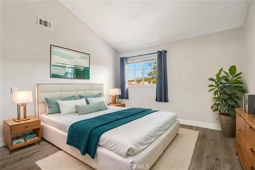 1574 Charterwood Court Thousand Oaks, CA 91362