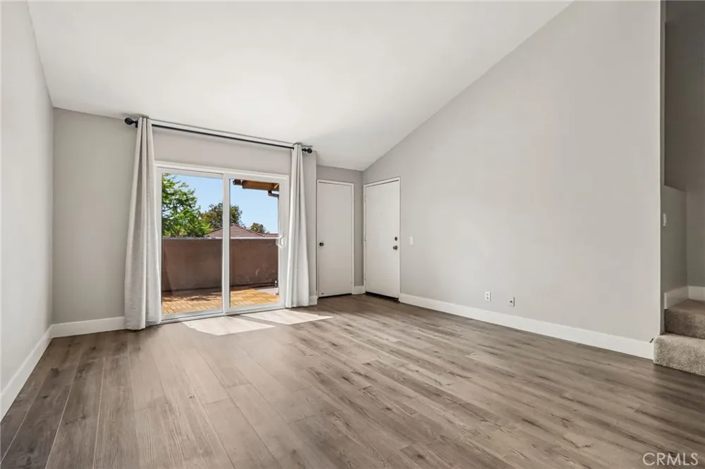 1574 Charterwood Court Thousand Oaks, CA 91362