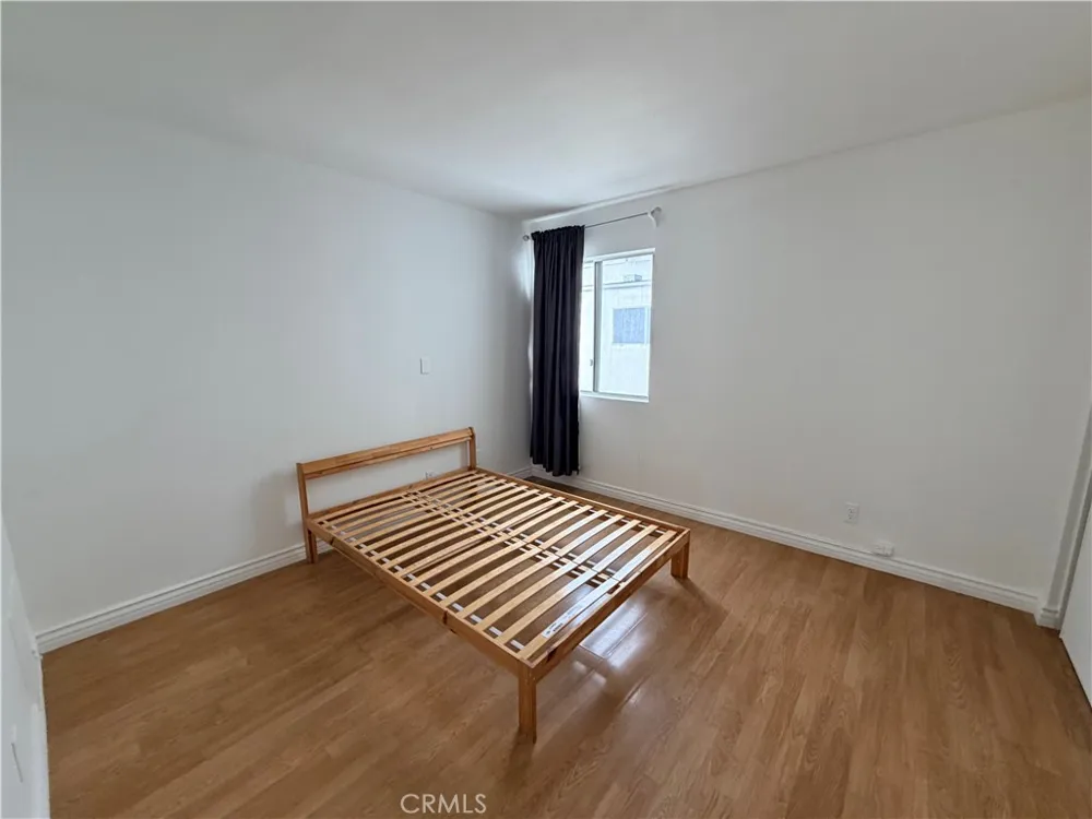 1661 Neil Armstrong #242 Montebello, CA 90640
