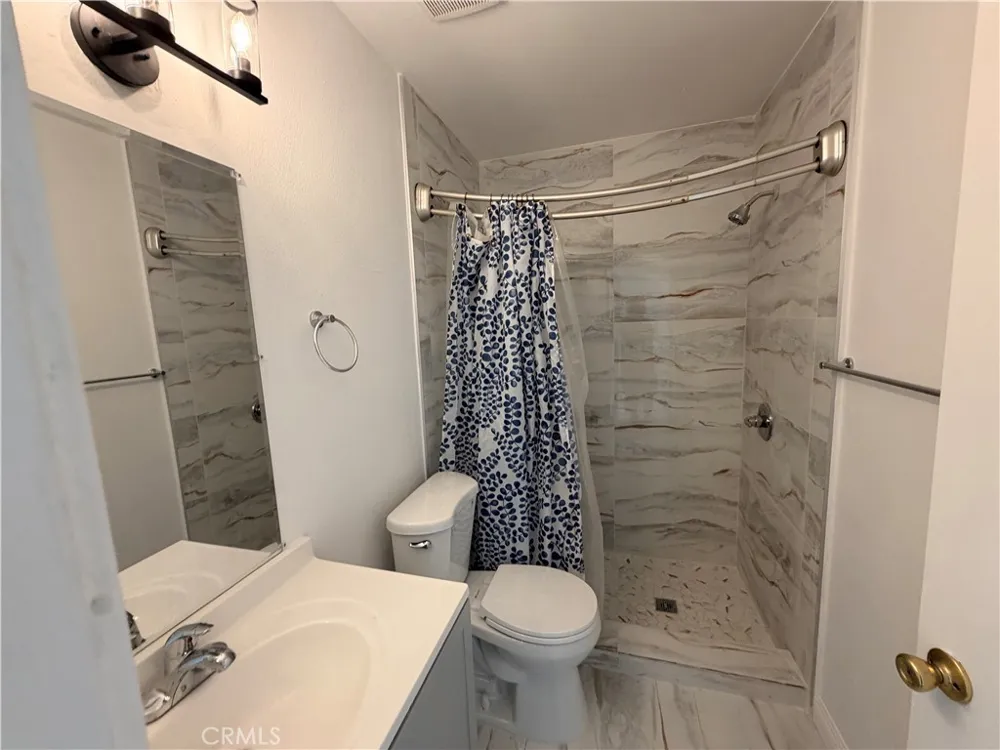 1661 Neil Armstrong #242 Montebello, CA 90640