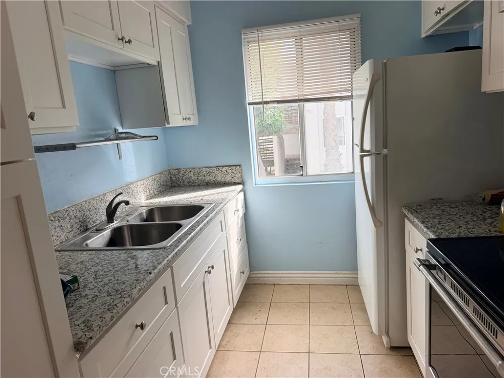 1661 Neil Armstrong #242 Montebello, CA 90640