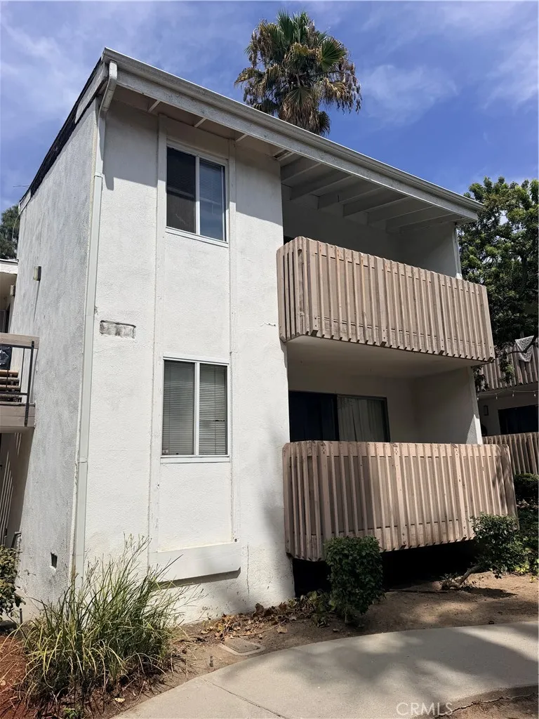 1661 Neil Armstrong #242 Montebello, CA 90640